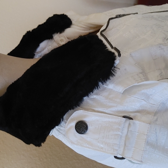 Head Jacket - Picture 3 of 8